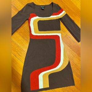 BCBGMaxAzria retro-style cropped sleeve dress😍